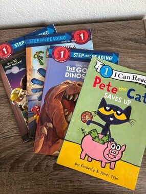 Bundle of 4 Step-Into-Reading Books Level 1